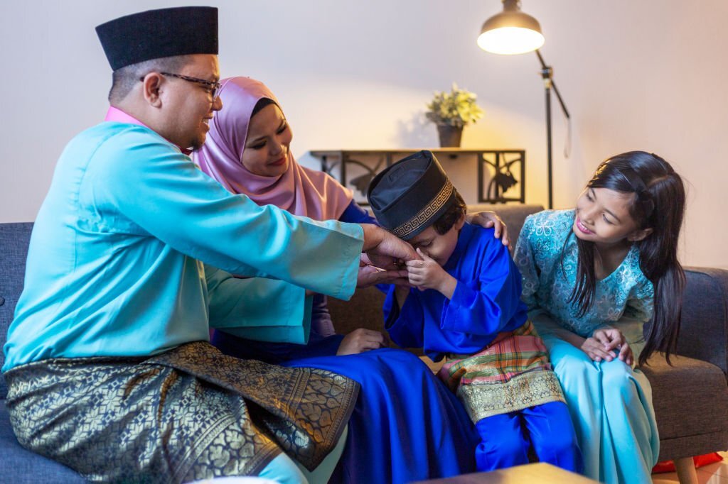 WHAT IS THE MEANING OF WALAIKUM SALAM AND WHEN ARE THESE WORDS UTTERED? WHAT IS THE MEANING OF WALAIKUM SALAM AND WHEN ARE THESE WORDS UTTERED?