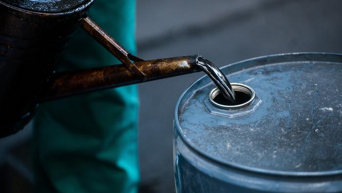 Crude Oil Extends Drop as European Avoids Checks on Crude, note gains