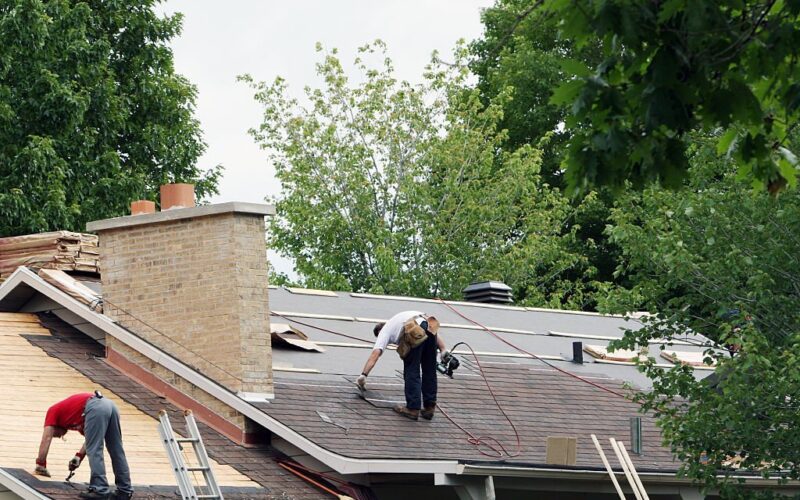 Reasons to Work with a Roofing Contractor