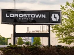 Foxconn's threat to pull out of a significant financial contract has Lordstown Motors threatening bankruptcy.