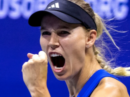 US Open champion Caroline Wozniacki continues her fairytale run with a decisive victory over Petra Kvitová.
