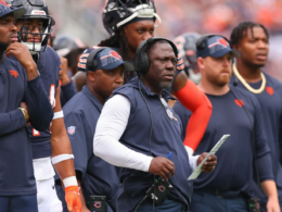 Alan Williams resigns as defensive coordinator of the Bears.